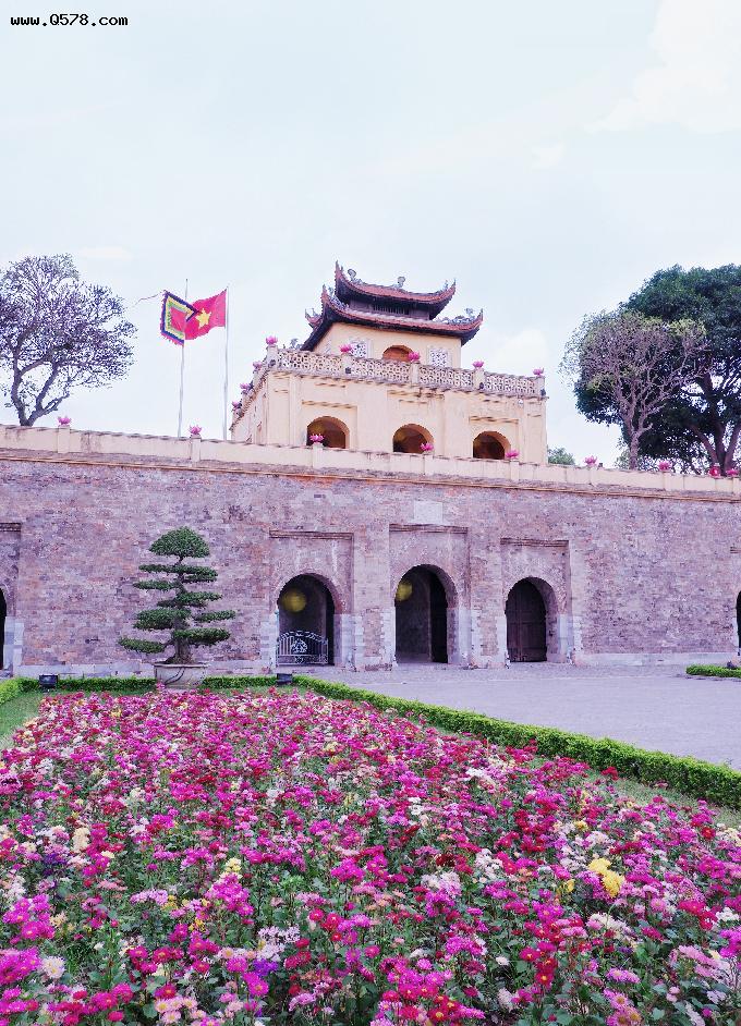 与广西接壤的邻国首都，曾是中国领土，还建了一座故宫紫禁城